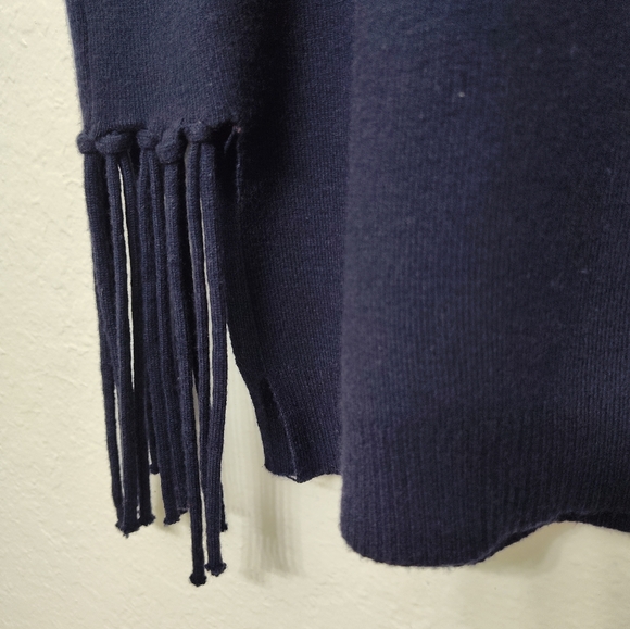 Cyrus Navy Blue Sweater Vest Size Medium Extremely Soft! - Picture 7 of 13